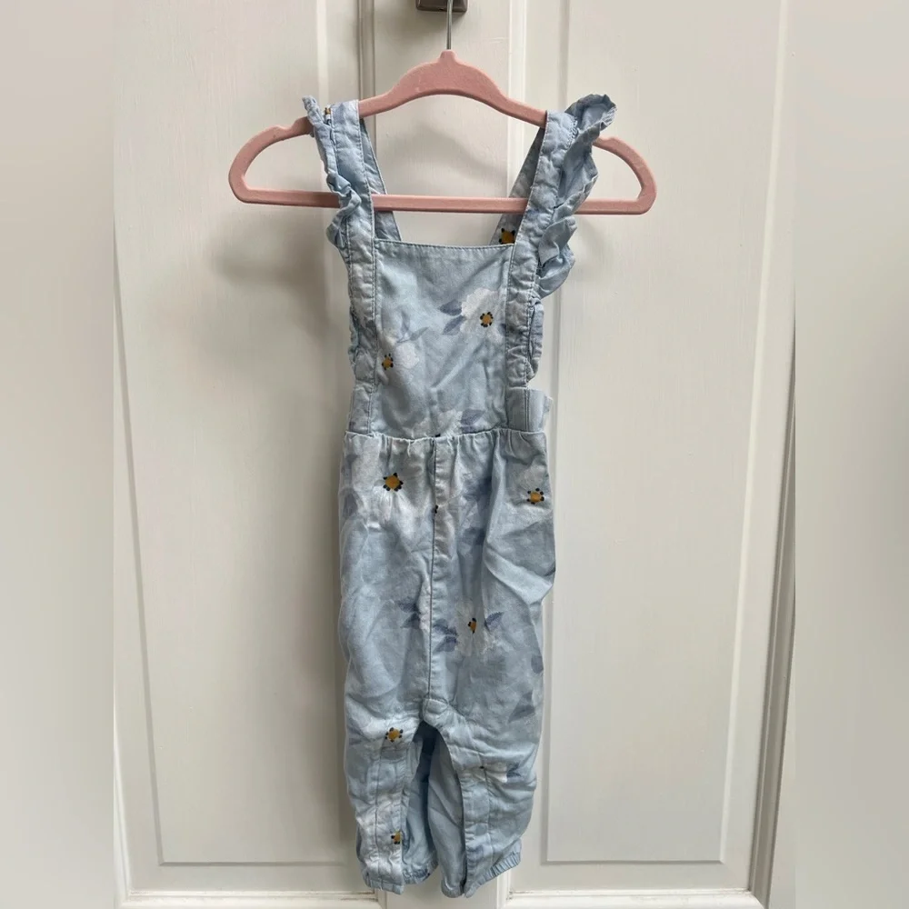 NWOT Carter’s 9M Blue and White Floral Girls Overalls Jumpsuit